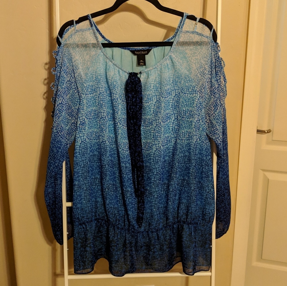 White house black market flowy top